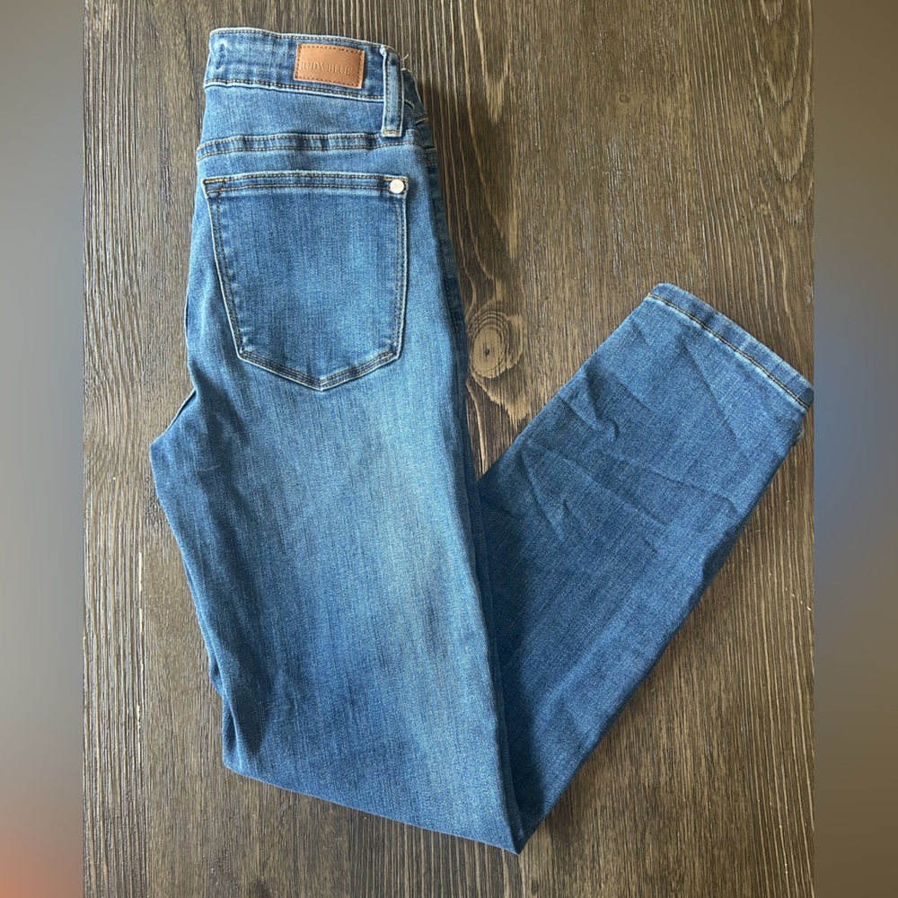 Judy Blue Relaxed Fit Size 25 Medium Wash Denim Jeans!